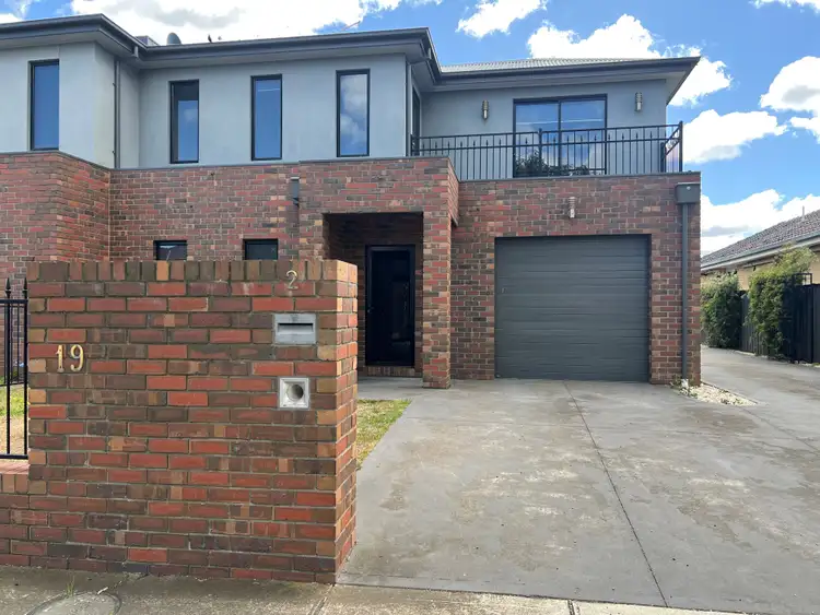 2/19 Lorna Crescent, Sunshine West VIC 3020