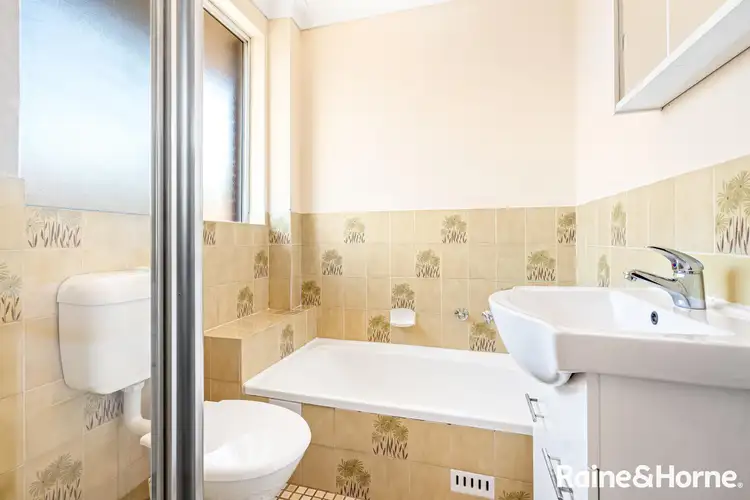 Fifth view of Homely townhouse listing, 2/3 Woids Avenue, Hurstville NSW 2220