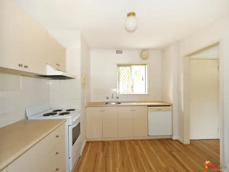 Fifth view of Homely unit listing, 11/4 Canham Way, Orelia WA 6167