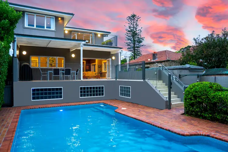 17 Woonona Road, Northbridge NSW 2063