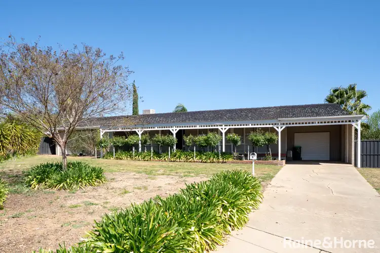 6 Waimea Place, Lake Albert NSW 2650