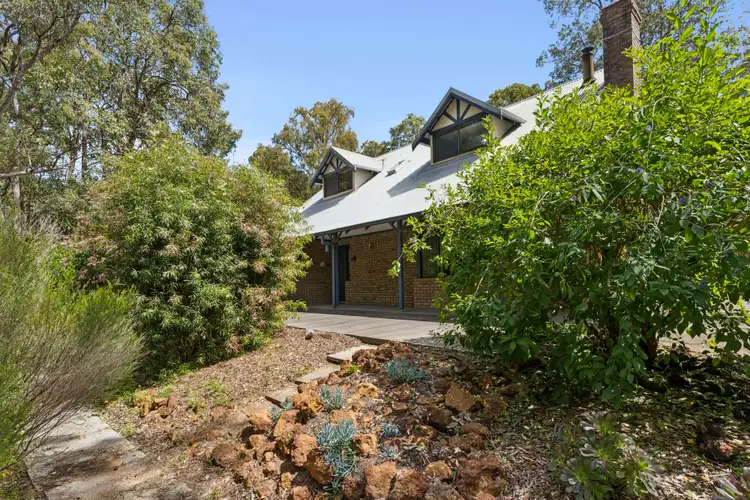 28 Simons Drive, Roleystone WA 6111