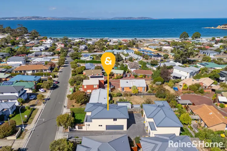 1/17 Pearsall Avenue, Blackmans Bay TAS 7052