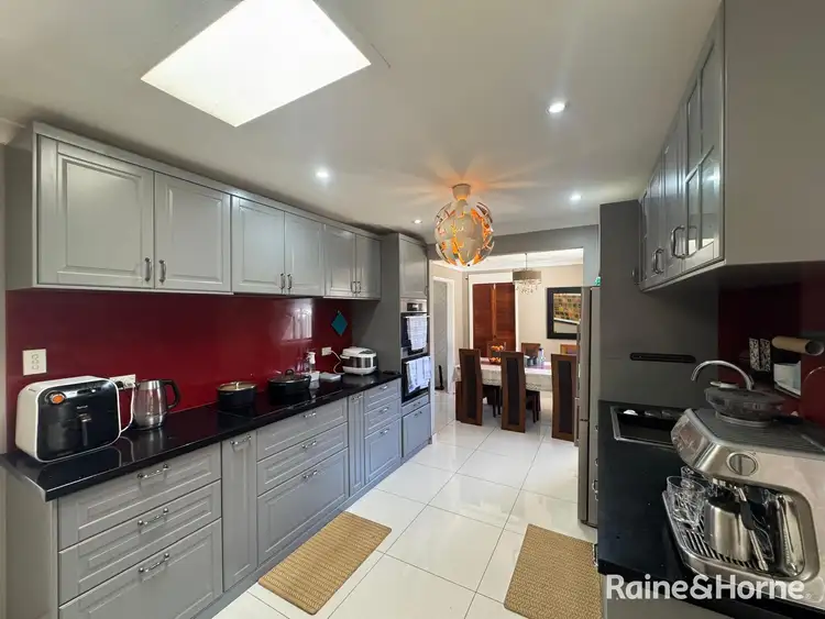 10 Rodney Place, Ingleburn NSW 2565