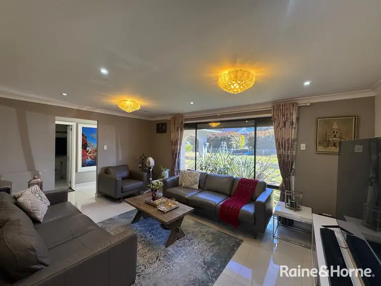 10 Rodney Place, Ingleburn NSW 2565