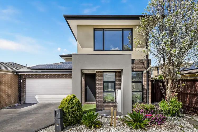 4 Romulus Crescent, Cranbourne West VIC 3977