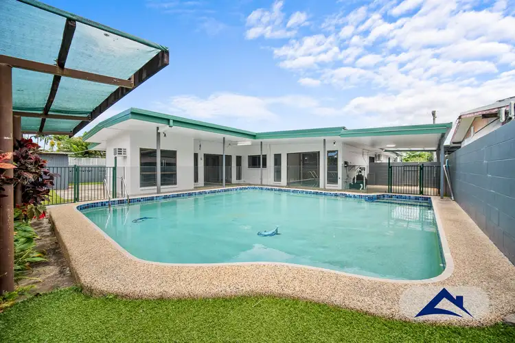 11 Mills Close, Manoora QLD 4870