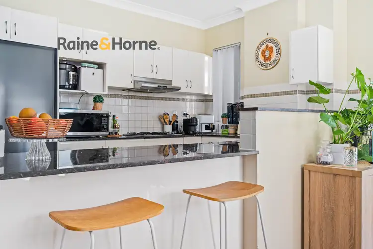11/8-10 Browne Parade, Warwick Farm NSW 2170
