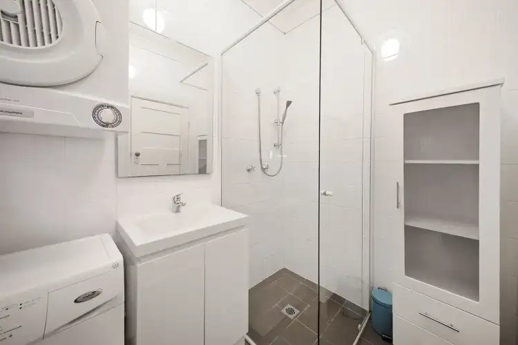 Third view of Homely house listing, 6/104 Kirribilli Avenue, Kirribilli NSW 2061