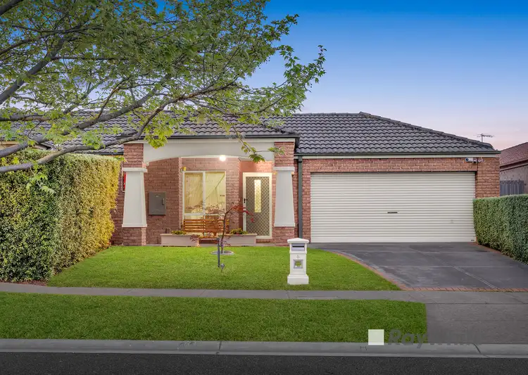 Second view of Homely house listing, 5 Wallingford Place, Narre Warren South VIC 3805