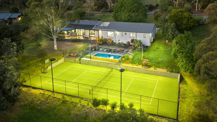 16 Woodhill Close, Research VIC 3095