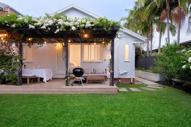 33 Surf Street, Mermaid Beach QLD 4218