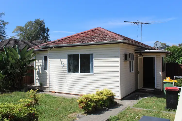 13 Lehn Road, East Hills NSW 2213