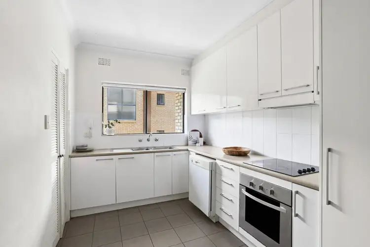 Sixth view of Homely apartment listing, 5/68 Beach Road, Bondi Beach NSW 2026