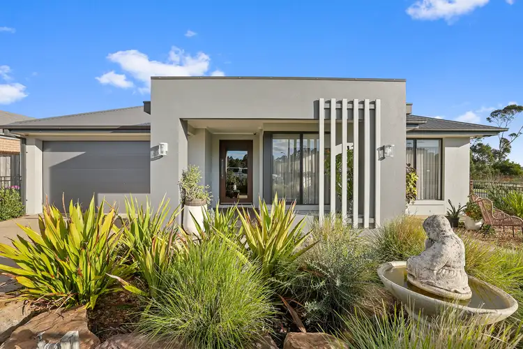 Second view of Homely house listing, 2 King Parrot Boulevard, Drouin VIC 3818