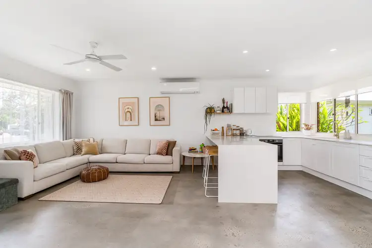 12 Natan Court, Ocean Shores NSW 2483