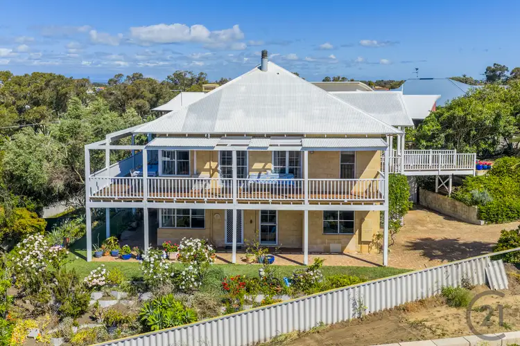 11 Muir Place, Halls Head WA 6210