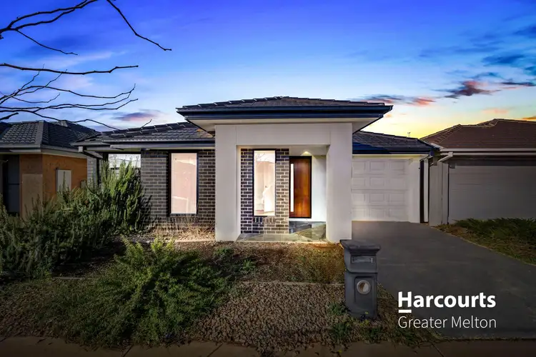 15 Dhalla Street, Thornhill Park VIC 3335
