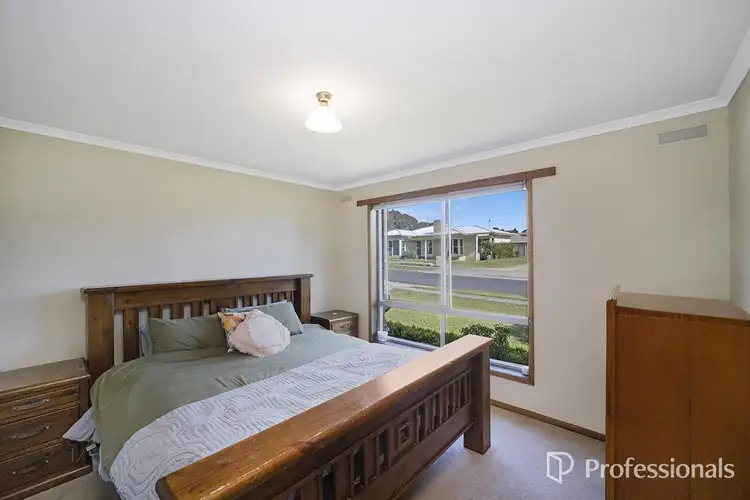 Sixth view of Homely house listing, 5 Shanahan Court, Hamilton VIC 3300