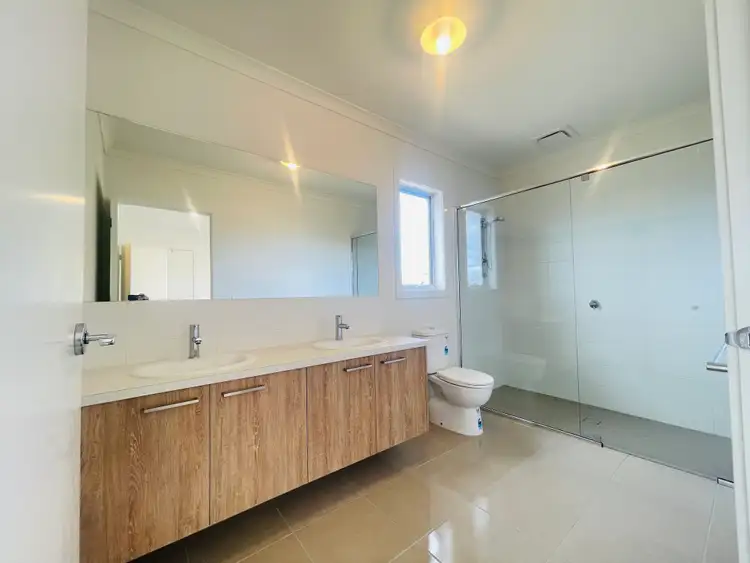 7 Bloom Street, Clyde North VIC 3978