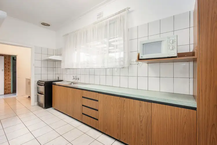 Fifth view of Homely block of units listing, 1/334 Olive Street, South Albury NSW 2640