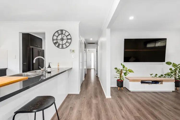 Seventh view of Homely house listing, 33 Adel Circuit, Huntfield Heights SA 5163