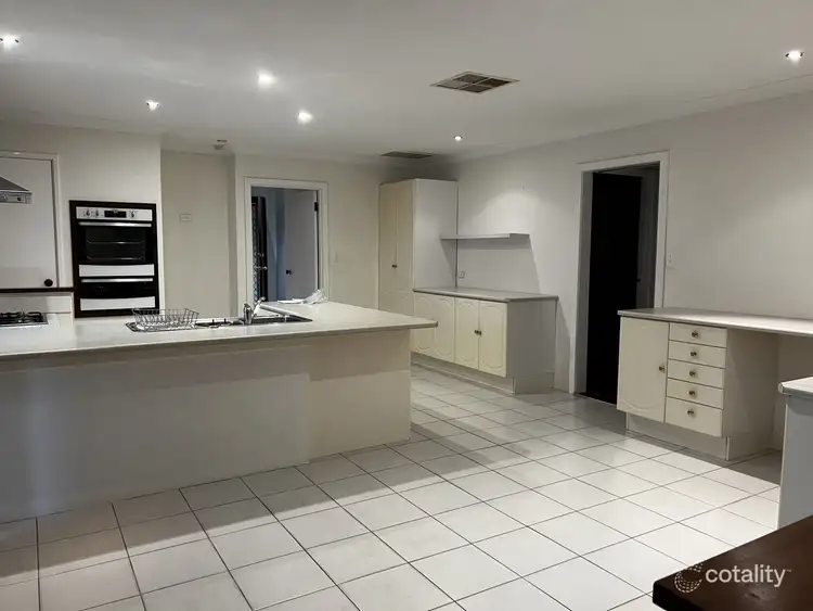 10 Burnby Cross, Leeming WA 6149