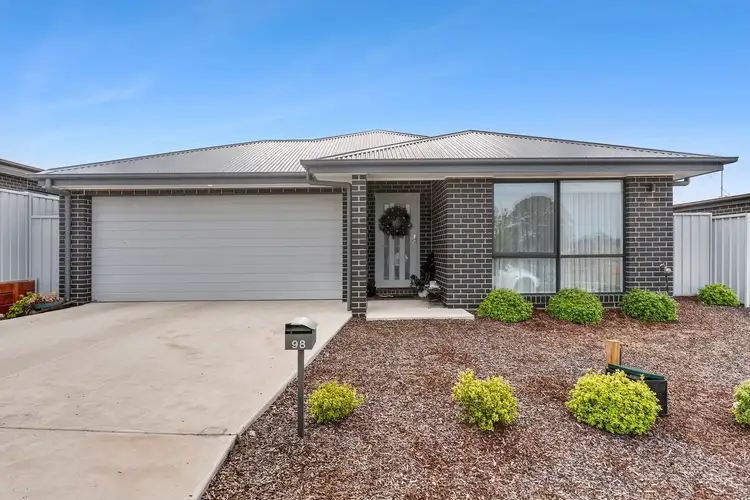 98 Alpine Ash Way, Tralee NSW 2620