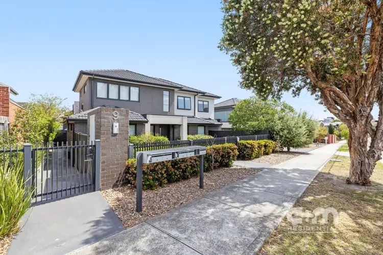 Second view of Homely townhouse listing, 2/9-11 Nerissa Grove, Oak Park VIC 3046