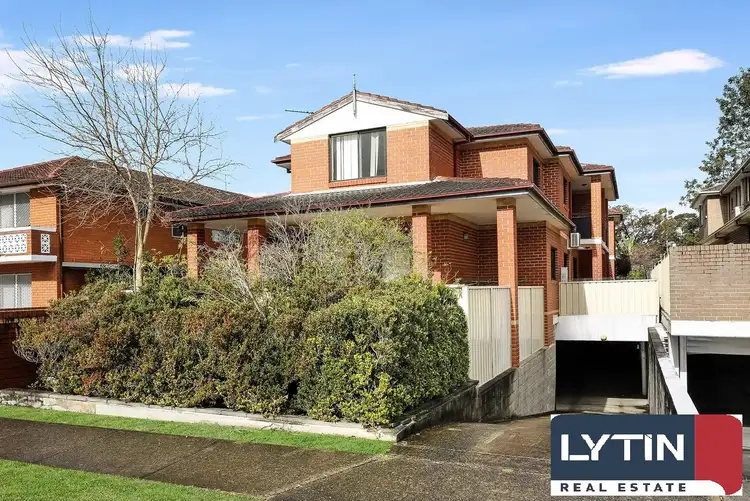 2/58 Clissold Parade, Campsie NSW 2194