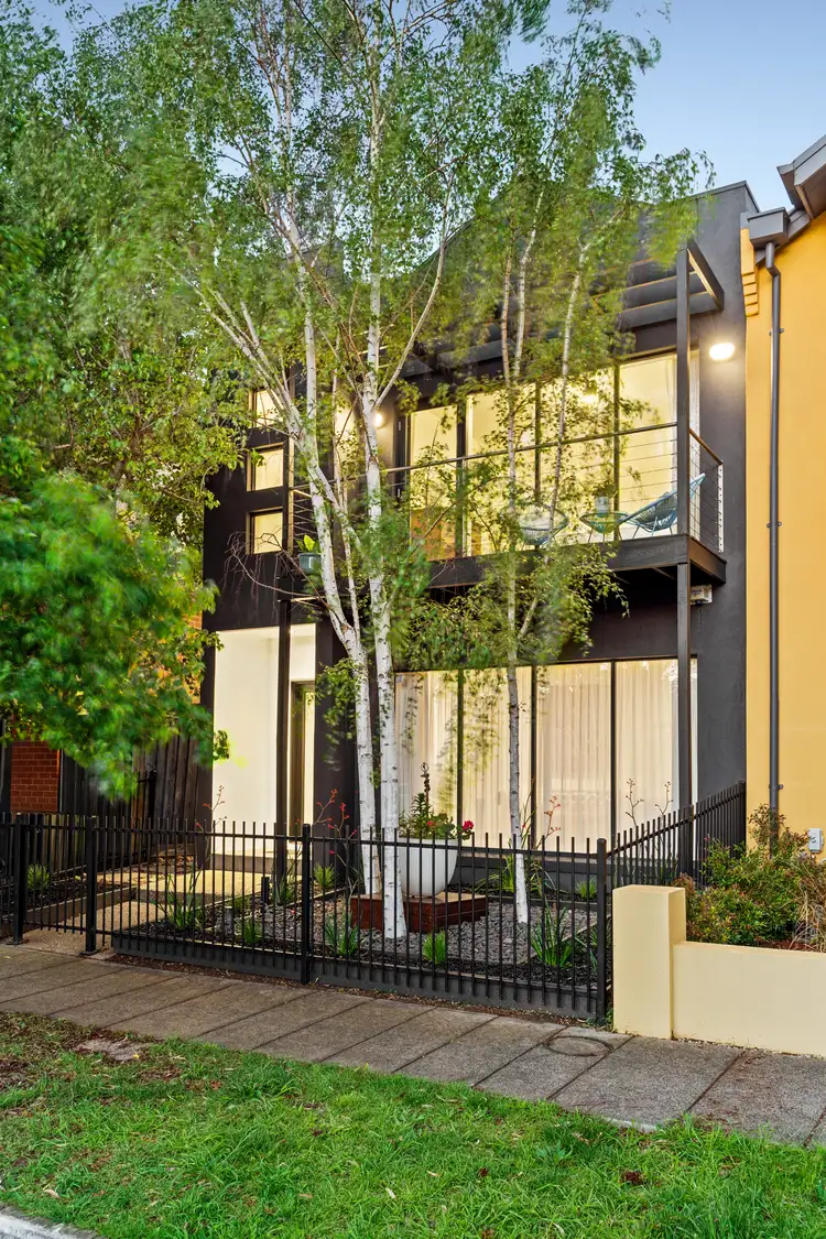 24 Garnsworthy Place, Newport VIC 3015