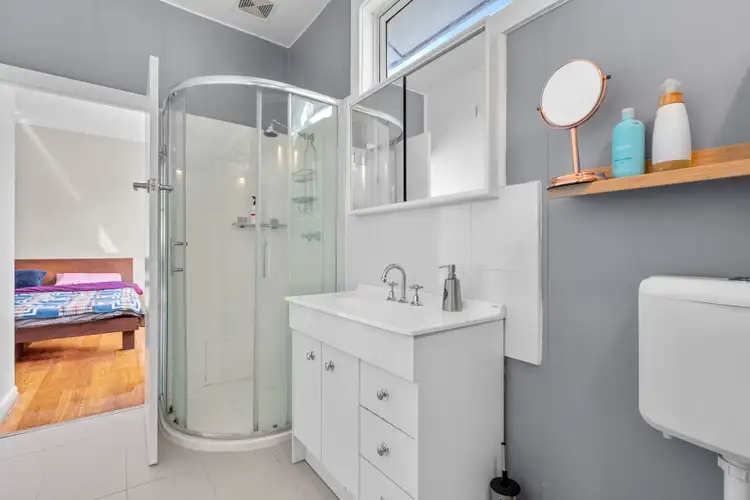 Fifth view of Homely house listing, 2/239 Nepean Street, Greensborough VIC 3088