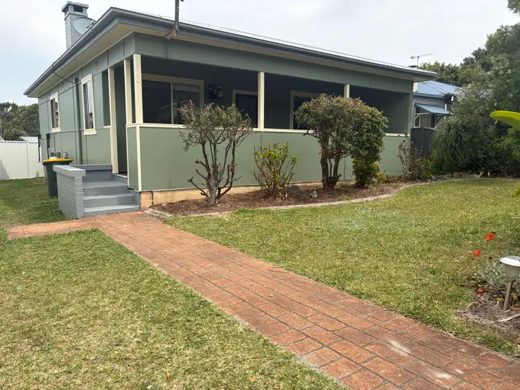 6 Lynburn Avenue, Bomaderry NSW 2541