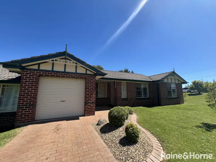 2/12 Turner Crescent, Orange NSW 2800