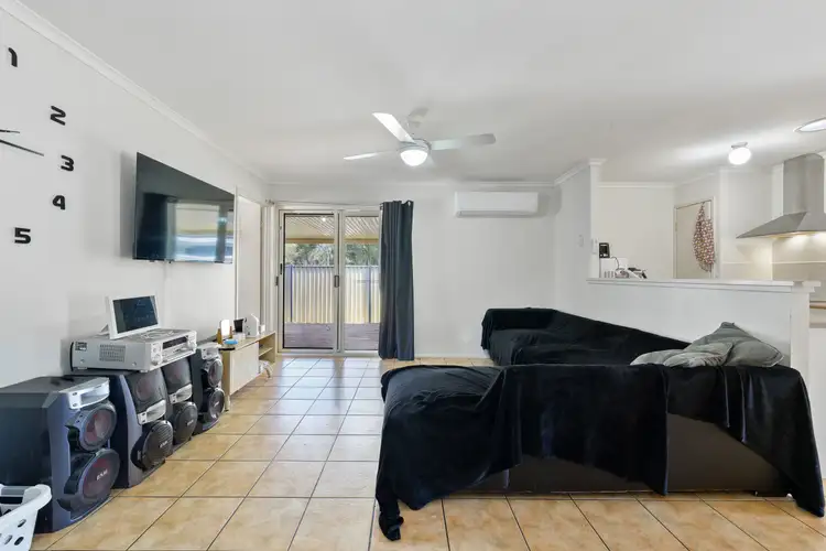 16 Manhattan Drive, Eagleby QLD 4207