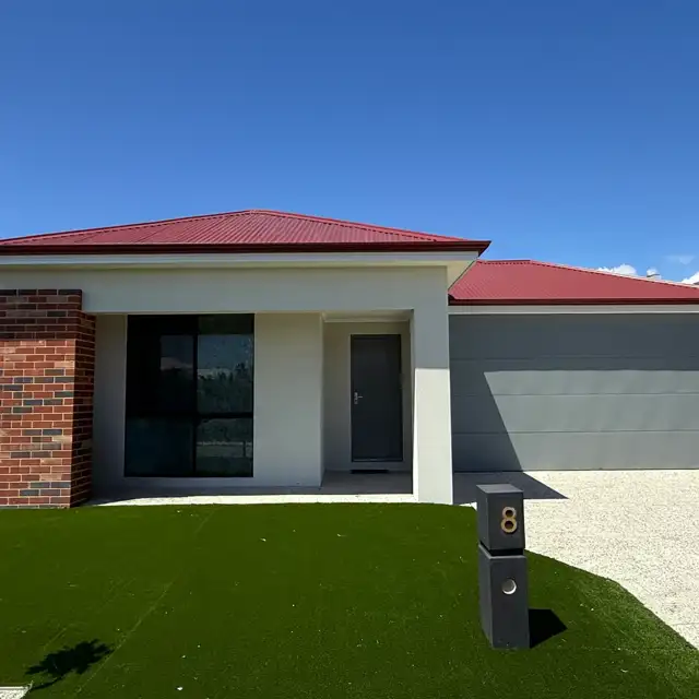 8 York street, Hammond Park WA 6164