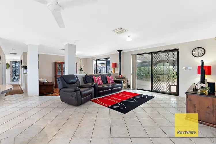 Fifth view of Homely house listing, 2 Spruce Place, Thornlie WA 6108