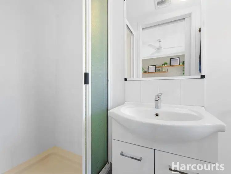 Fifth view of Homely townhouse listing, 4/233 Torquay Terrace, Torquay QLD 4655