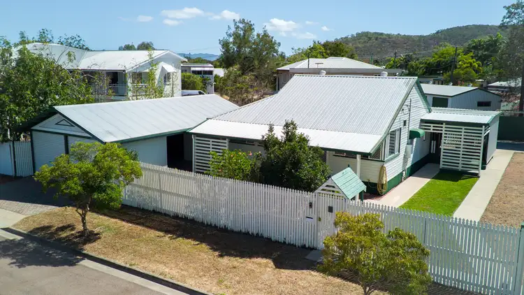11 Carrington Street, West End QLD 4810