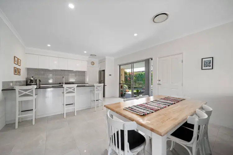 8 Veneto Court, Woodvale WA 6026