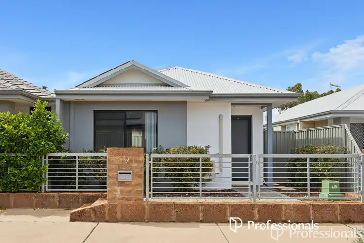 19 Casterton Road, Byford WA 6122