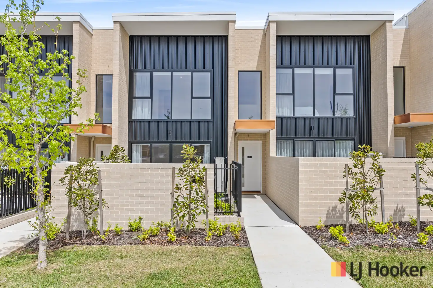 Main view of Homely townhouse listing, 10 Wellsvale Drive, Googong NSW 2620