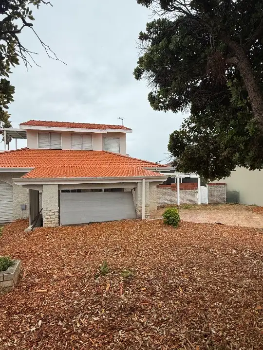 17 Bournemouth Parade