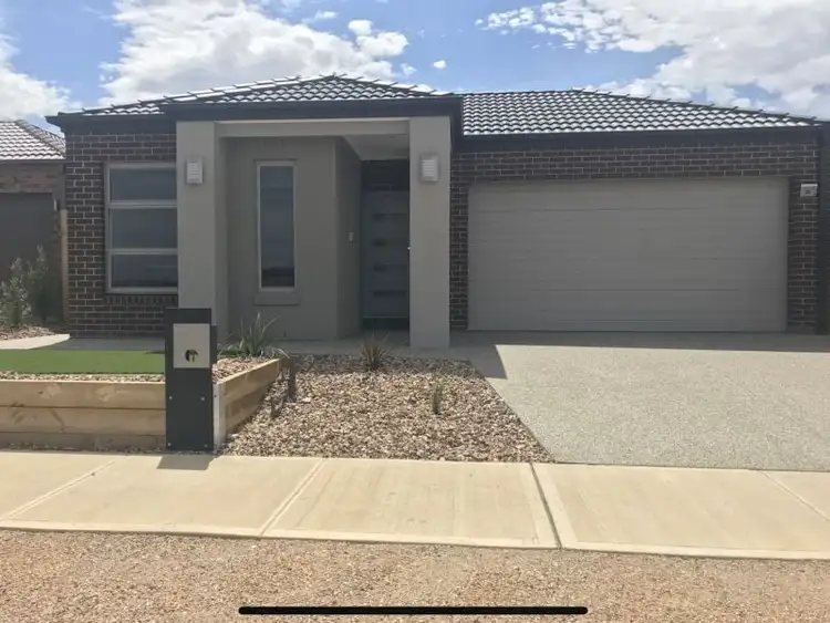 30 Moor Park Avenue, Harkness VIC 3337