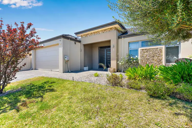 5 Tulip Way, East Cannington WA 6107