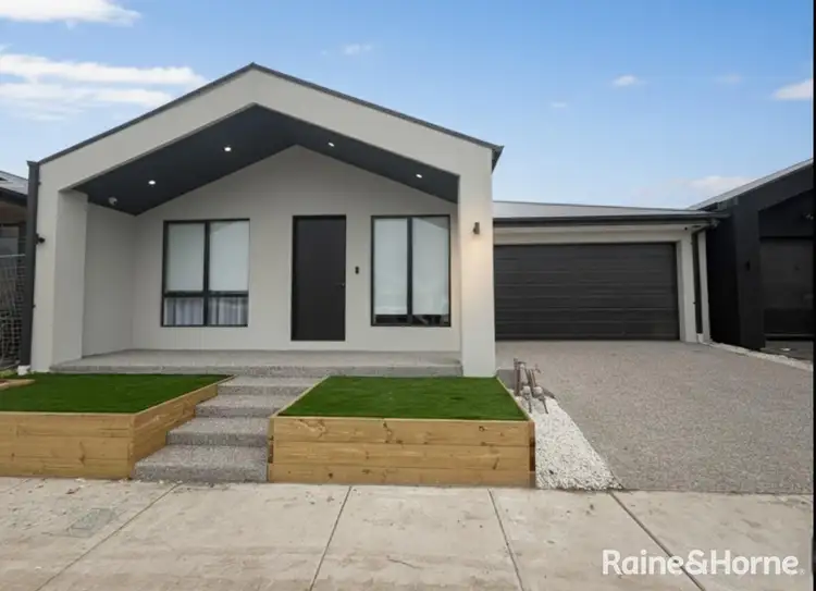 72 Butterfly Crescent, Mickleham VIC 3064