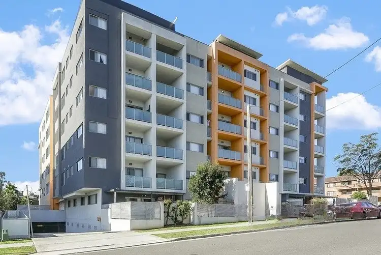4/50 Warby Street, Campbelltown NSW 2560