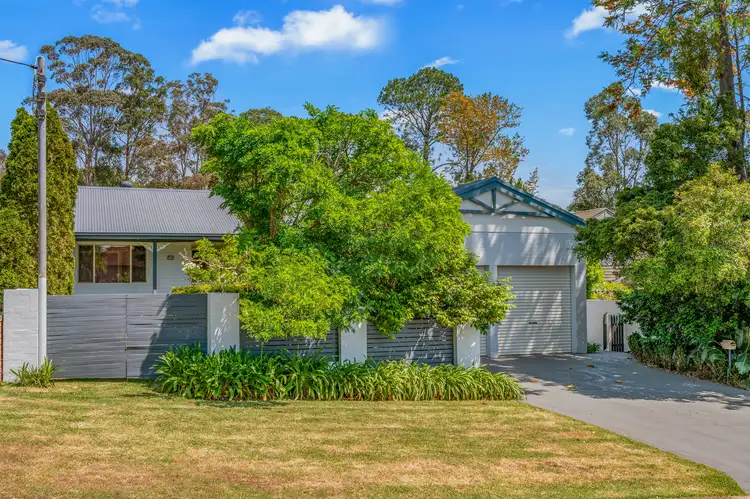 6A Charlton Street, Eleebana NSW 2282