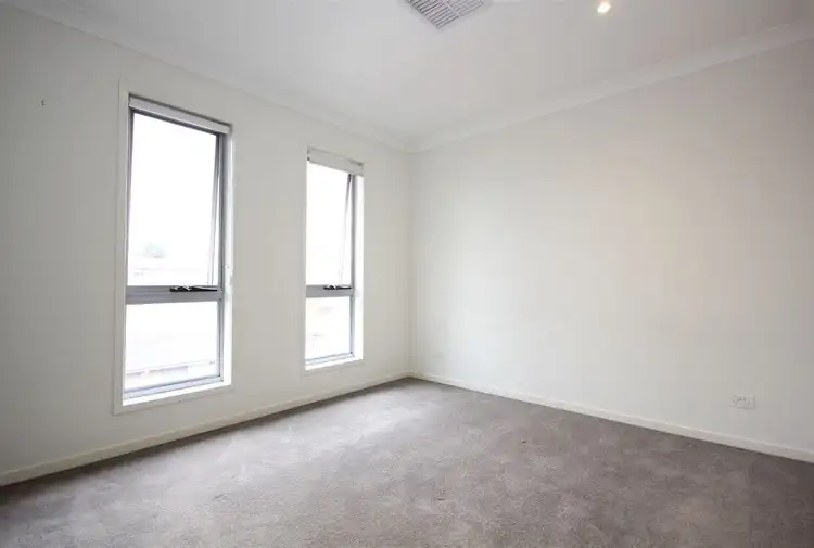 Fifth view of Homely townhouse listing, 2/736 Wynnum Road, Morningside QLD 4170