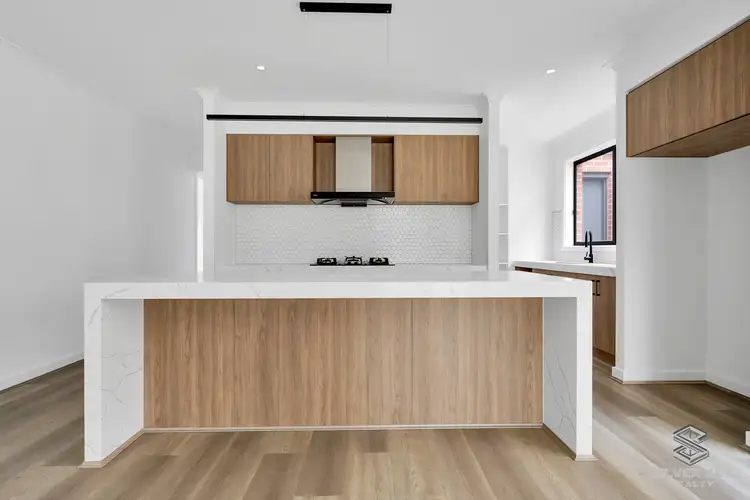 11 Helm Drive, Mickleham VIC 3064
